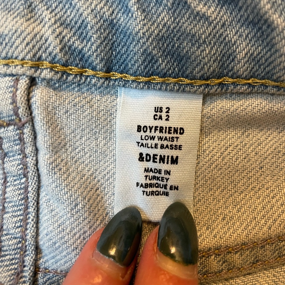 H&M &Denim 90s Boyfriend Fit Low Jeans, Blue, Light Wash, Size 2, EUC - Picture 7 of 8